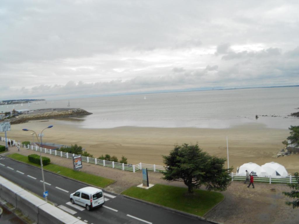 Hotel Beau Rivage Royan Esterno foto