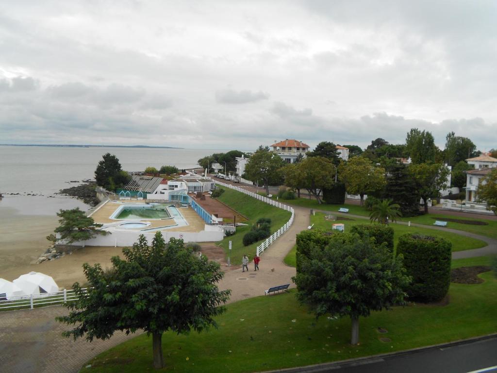 Hotel Beau Rivage Royan Esterno foto